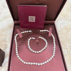 Sidney Thomas pearls